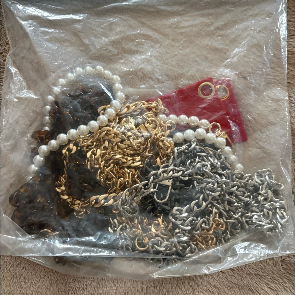 Elegant Gold, Silver, faux pearl Chains for crossbody and shoulder bags.